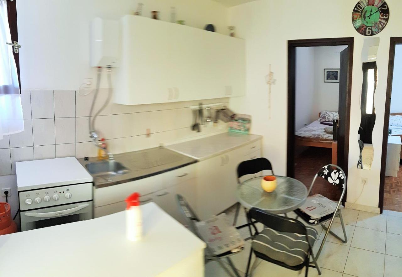 Dalmatino Apartmani Vir Bagian luar foto